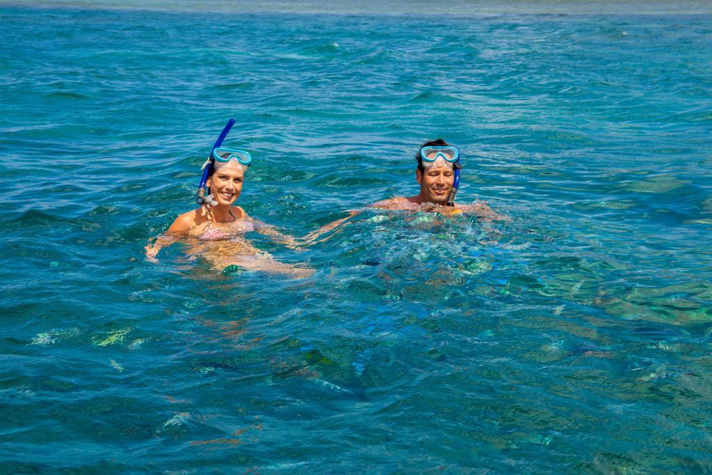 בלו ביי Astroea Beach Hotel (Adults Only) מראה חיצוני תמונה